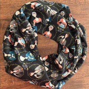 Di Capanni British female authors infinity scarf NWOT